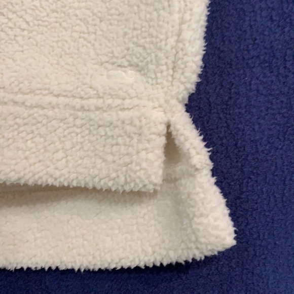 Vineyard Vines Girls 4T cozy white sweater - Picture 3 of 4